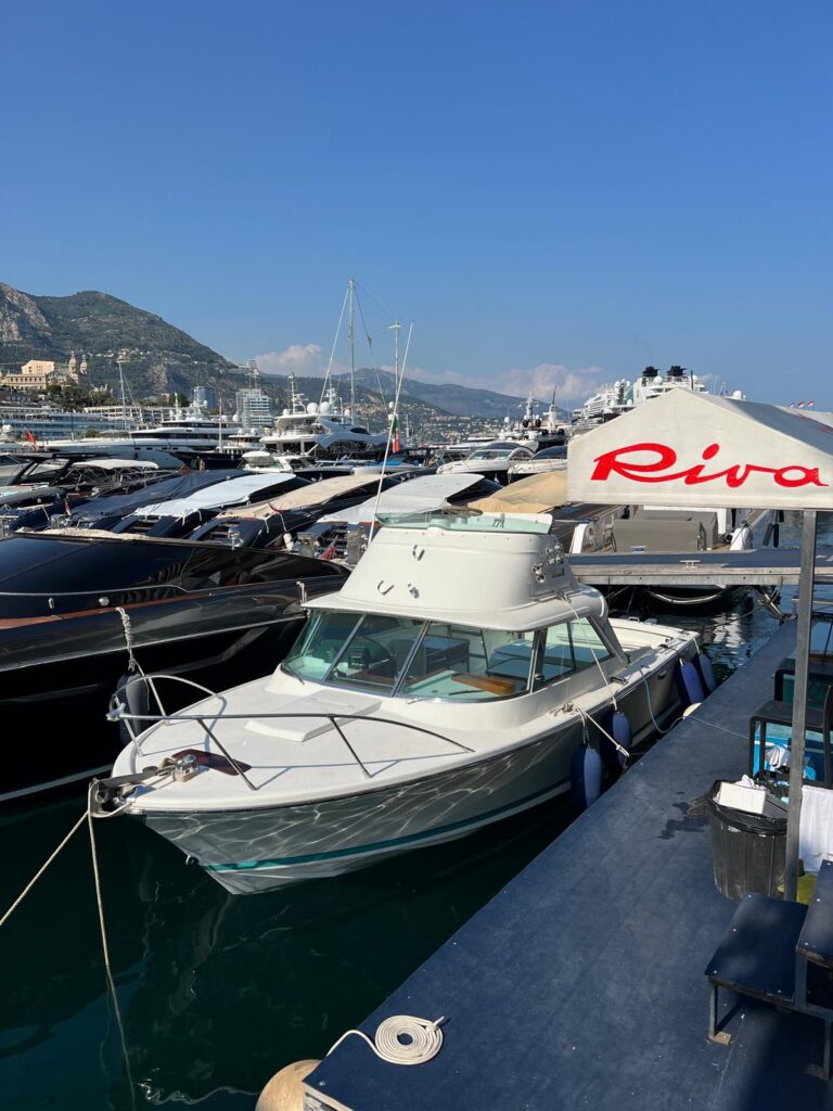 RIVA 25′ BERTRAM SPORT FISHERMAN